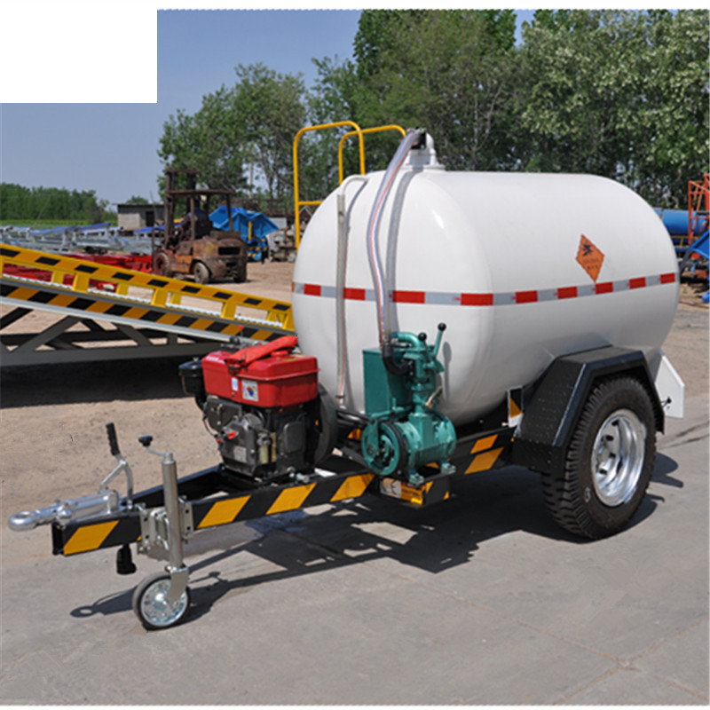 2吨污水真空罐拖车