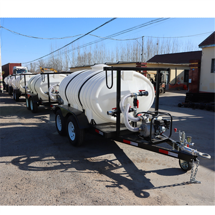 1-3吨塑料水罐拖车